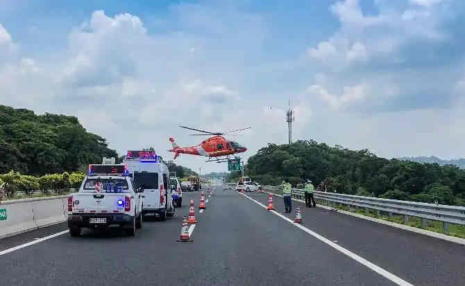 土右旗高速公路汽车救援案例